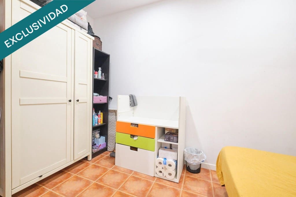 Commercieel te koop in Barcelona stad - € 145.000 (Ref: 10100101)