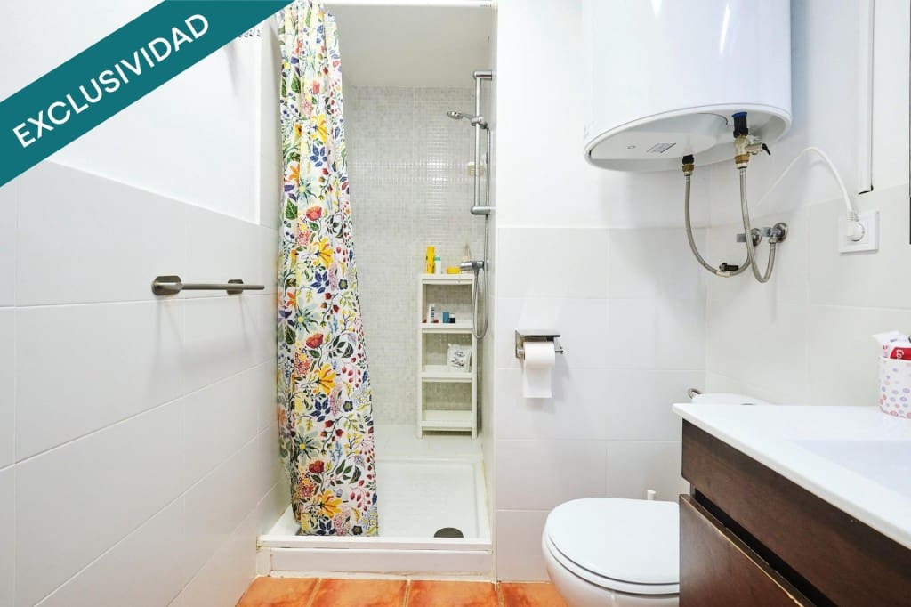 Commercieel te koop in Barcelona stad - € 145.000 (Ref: 10100101)