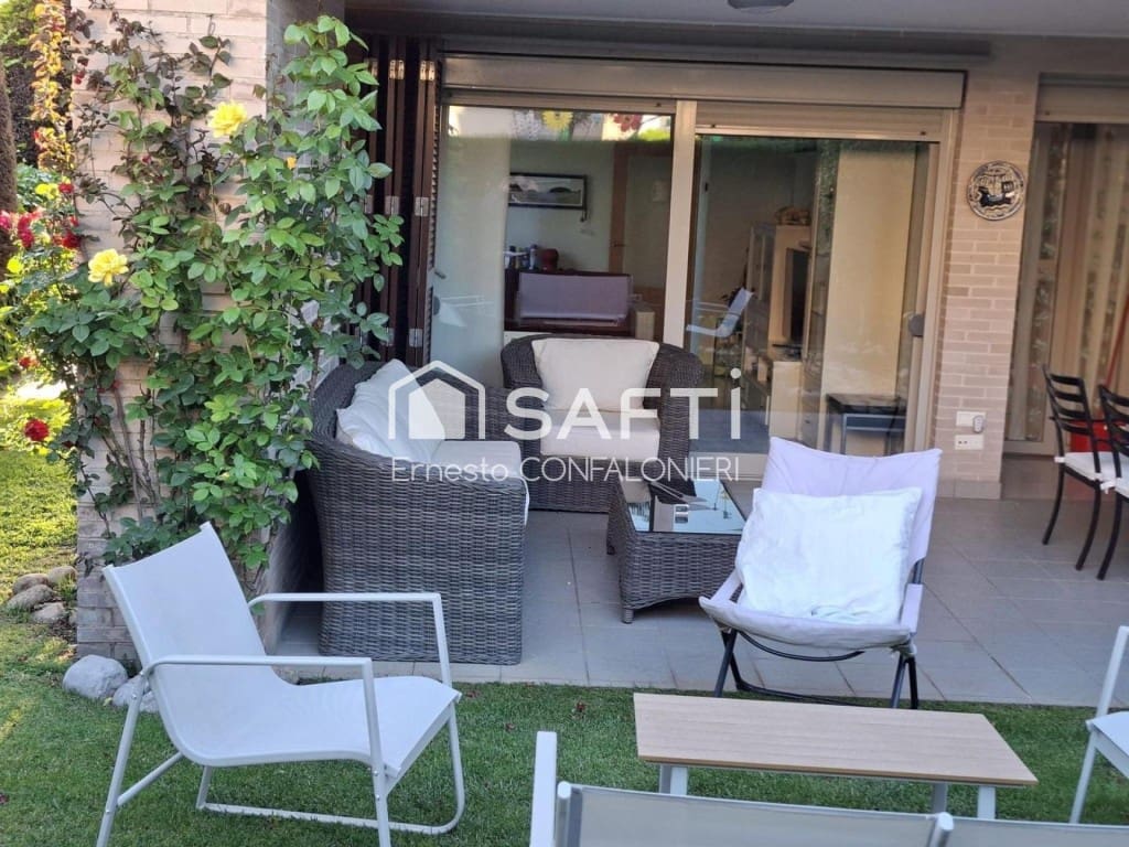 3 camera da letto Villetta a Schiera in vendita in Sant Jordi con piscina garage - 240.000 € (Rif: 10100104)