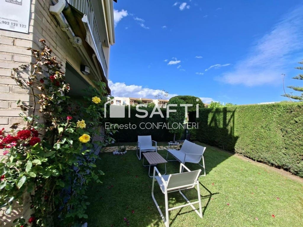 3 camera da letto Villetta a Schiera in vendita in Sant Jordi con piscina garage - 240.000 € (Rif: 10100104)