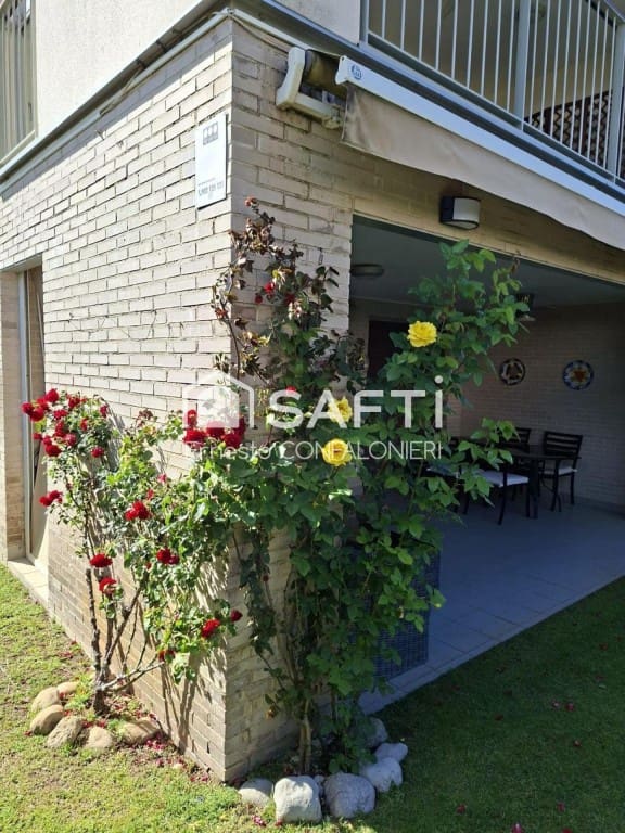 3 camera da letto Villetta a Schiera in vendita in Sant Jordi con piscina garage - 240.000 € (Rif: 10100104)