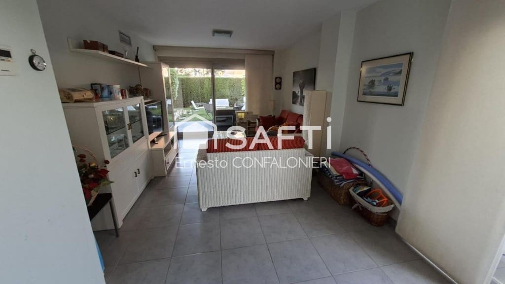 3 camera da letto Villetta a Schiera in vendita in Sant Jordi con piscina garage - 240.000 € (Rif: 10100104)