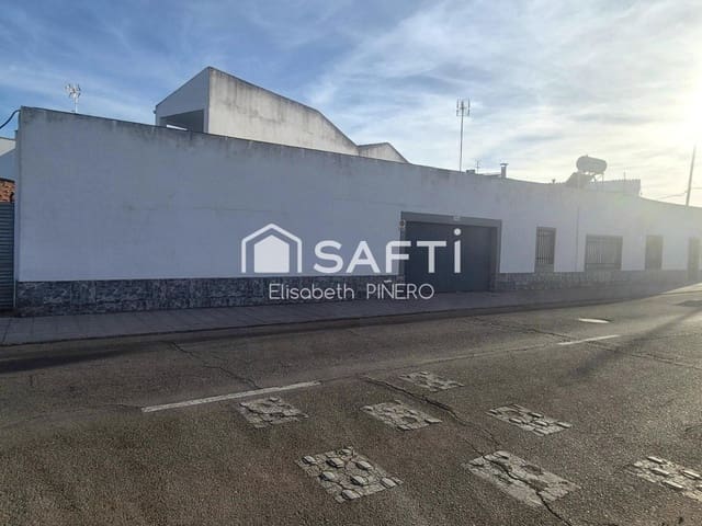 3 bedroom Villa for sale in Montijo with garage - € 84,000 (Ref: 10102223)