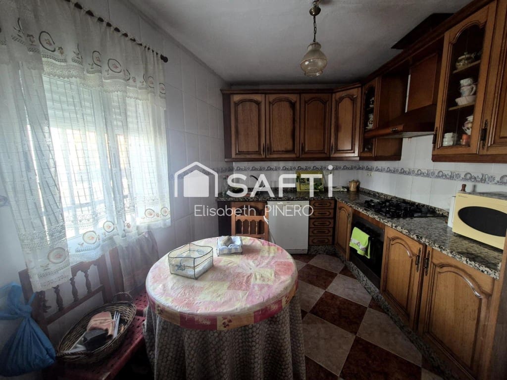 3 bedroom Villa for sale in Montijo with garage - € 84,000 (Ref: 10102223)