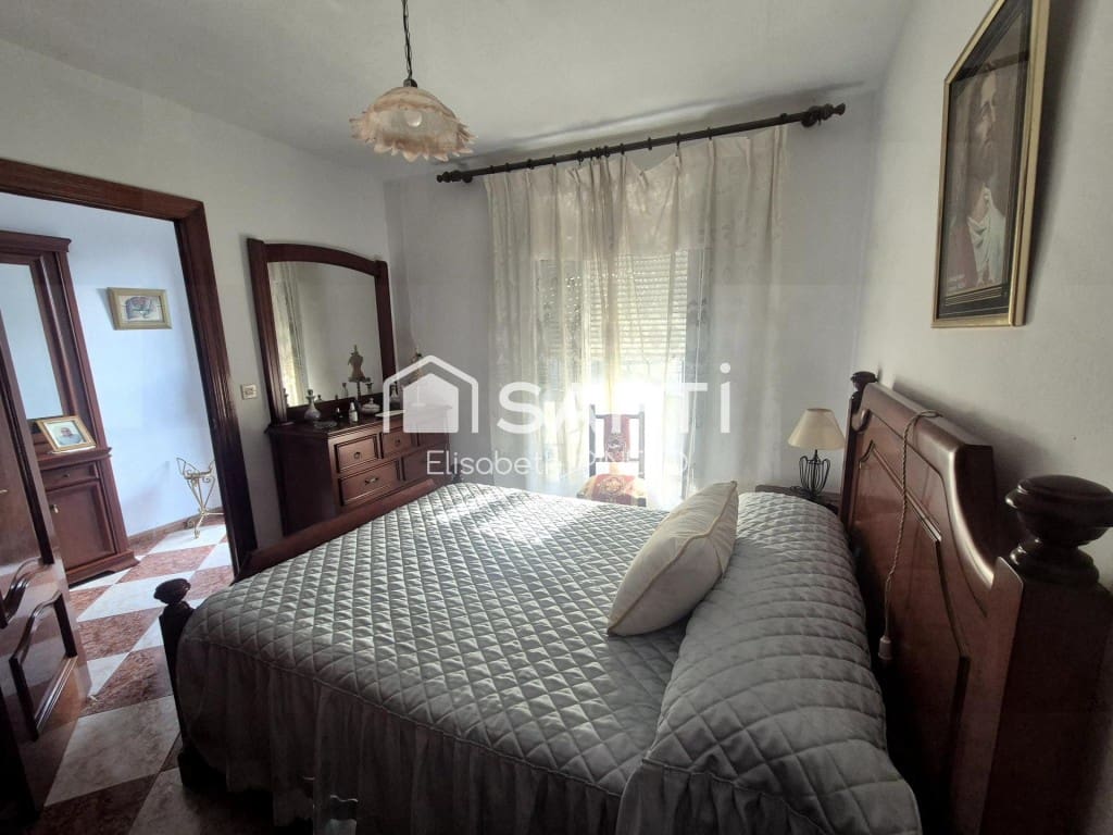 3 bedroom Villa for sale in Montijo with garage - € 84,000 (Ref: 10102223)
