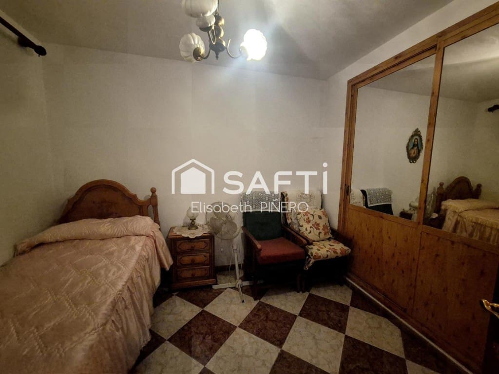 3 bedroom Villa for sale in Montijo with garage - € 84,000 (Ref: 10102223)