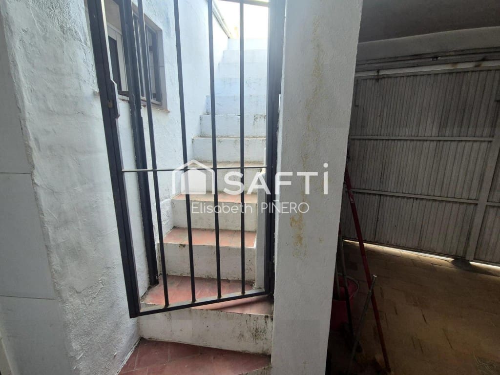 3 bedroom Villa for sale in Montijo with garage - € 84,000 (Ref: 10102223)