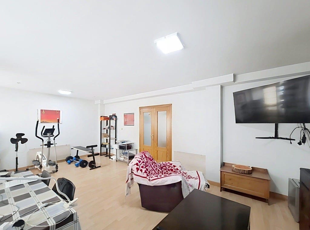 3 bedroom Apartment for sale in Llutxent - € 89,900 (Ref: 10109382)