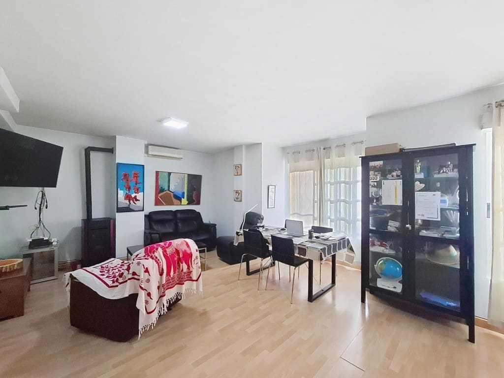 3 bedroom Apartment for sale in Llutxent - € 89,900 (Ref: 10109382)