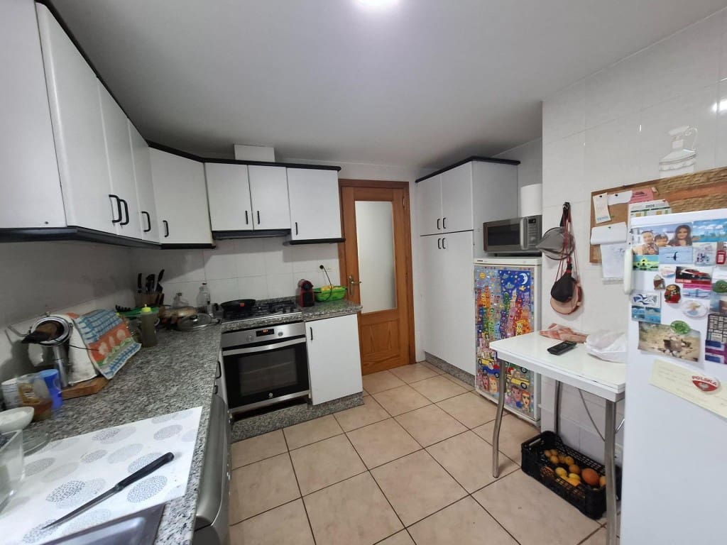 3 bedroom Apartment for sale in Llutxent - € 89,900 (Ref: 10109382)