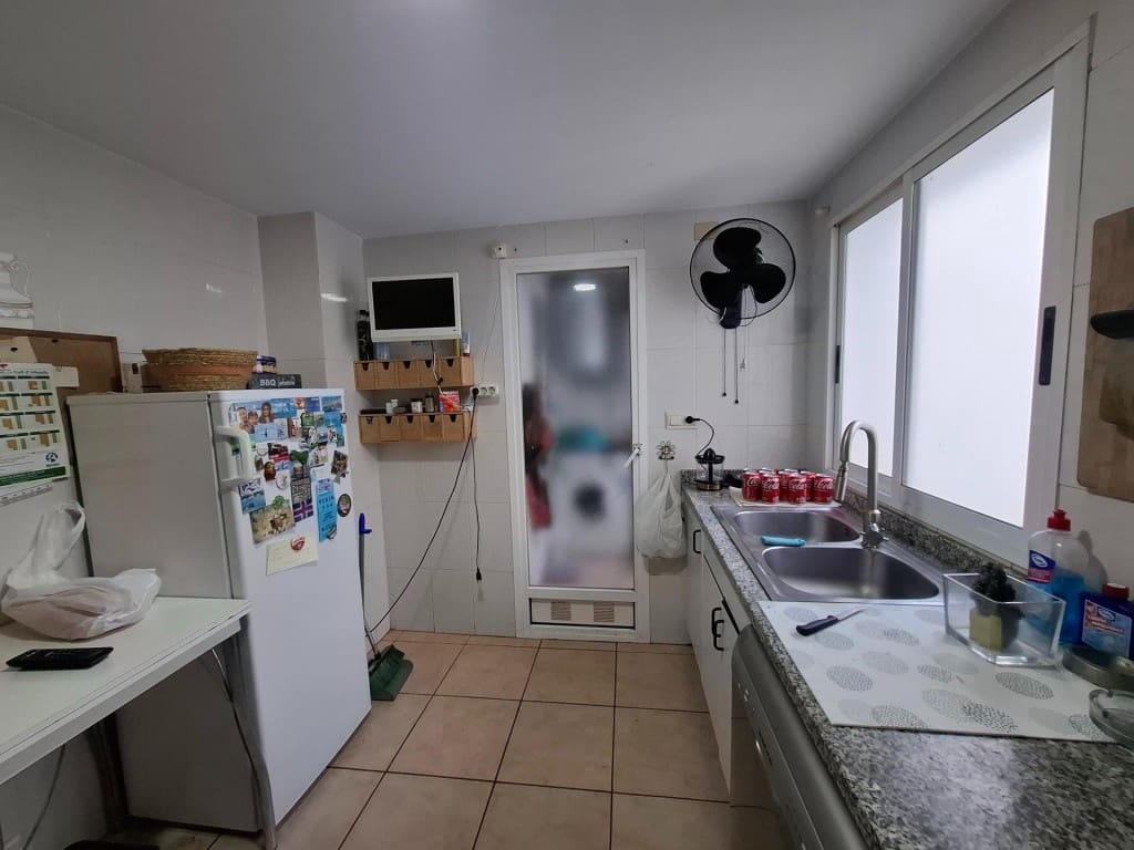 3 bedroom Apartment for sale in Llutxent - € 89,900 (Ref: 10109382)