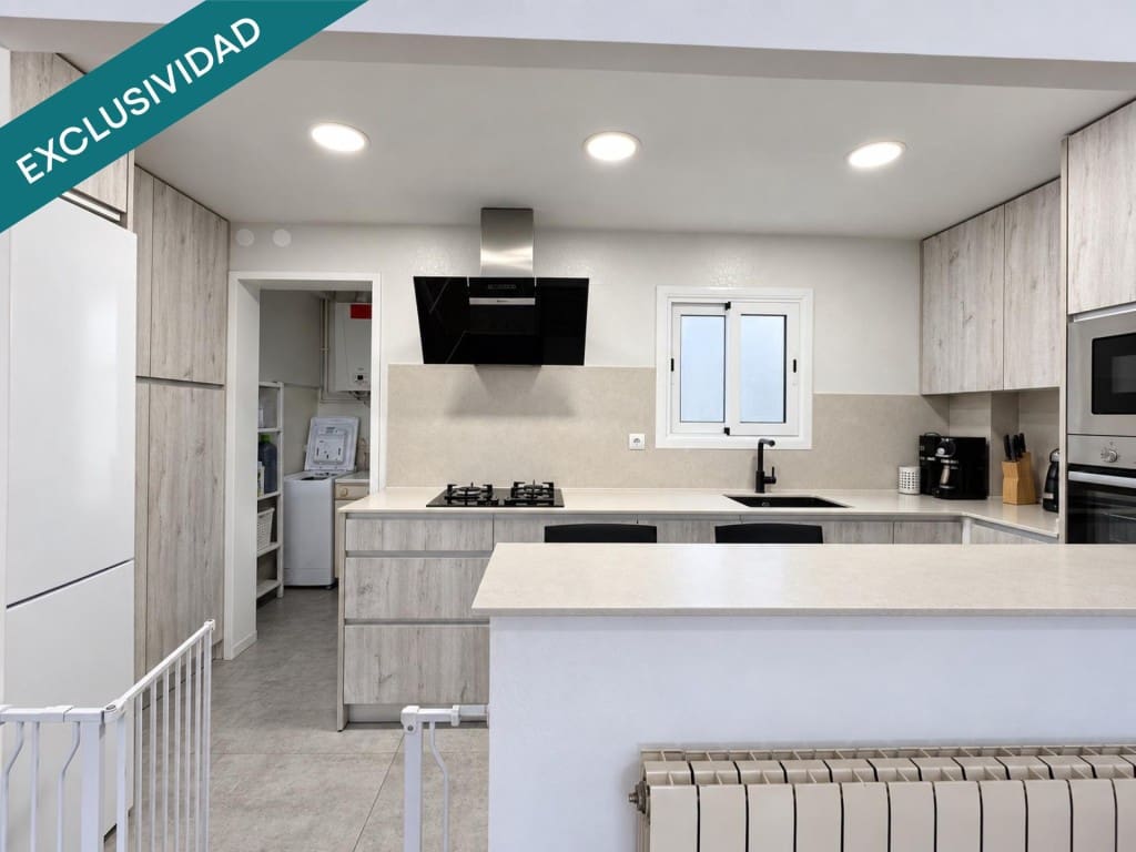 3 bedroom Apartment for sale in Cerdanyola del Valles - € 220,000 (Ref: 10109390)