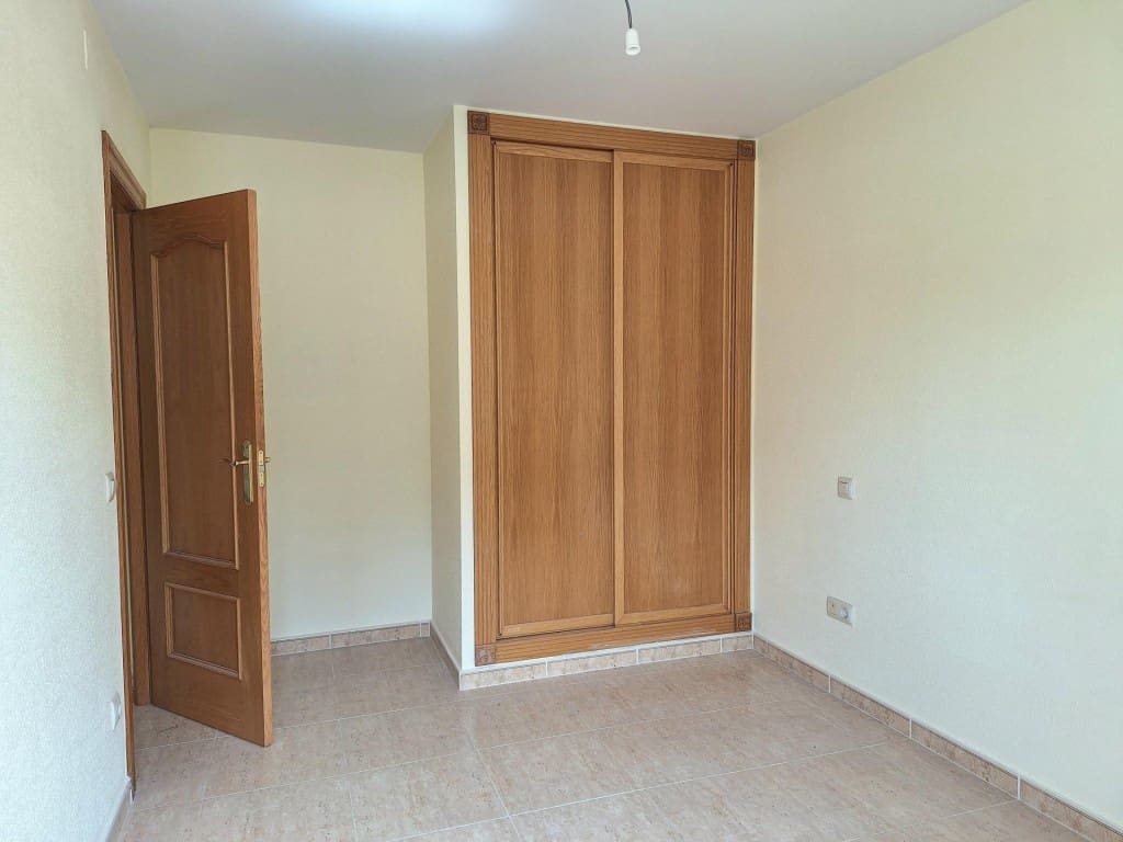 4 bedroom Flat for sale in Penaranda de Bracamonte - € 137,000 (Ref: 10109393)