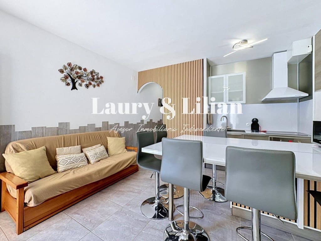 3 soveværelse Rækkehus til salg i Empuriabrava med swimmingpool - € 289.000 (Ref: 10115609)