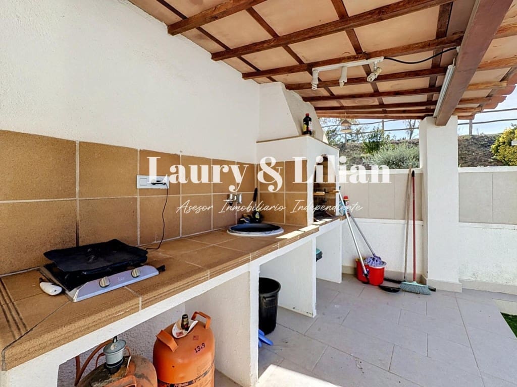 3 soveværelse Rækkehus til salg i Empuriabrava med swimmingpool - € 289.000 (Ref: 10115609)