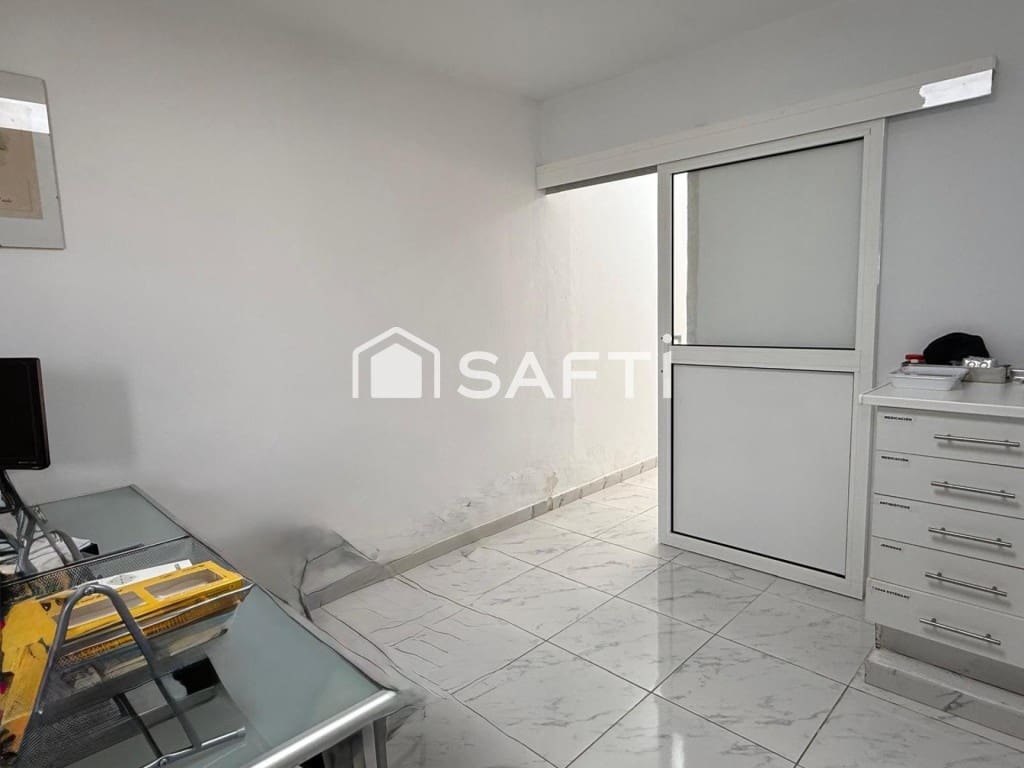 Komercyjne na sprzedaż w Puerto del Carmen - 340 000 € (Ref: 10115611)