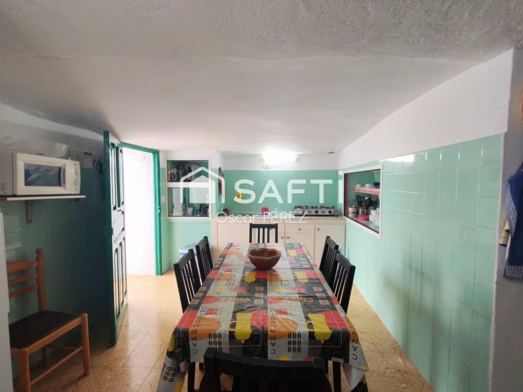 3 bedroom Finca/Country House for sale in Santa Maria de Guia de Gran Canaria - € 280,000 (Ref: 10115614)