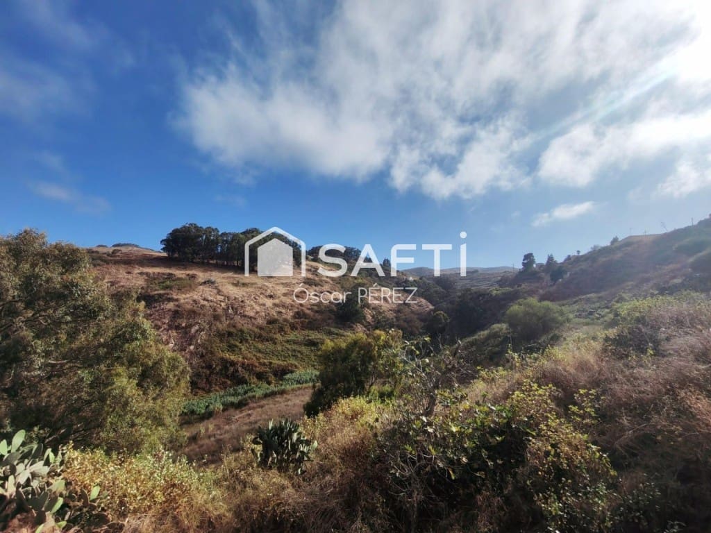 3 bedroom Finca/Country House for sale in Santa Maria de Guia de Gran Canaria - € 280,000 (Ref: 10115614)