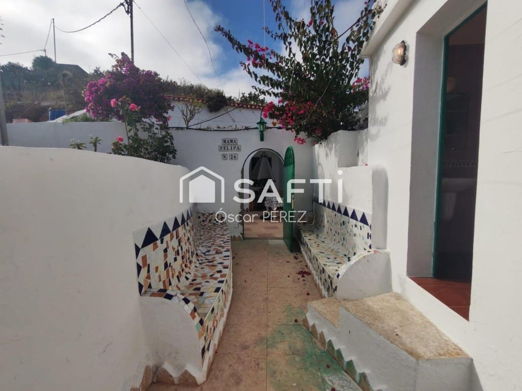 3 bedroom Finca/Country House for sale in Santa Maria de Guia de Gran Canaria - € 280,000 (Ref: 10115614)