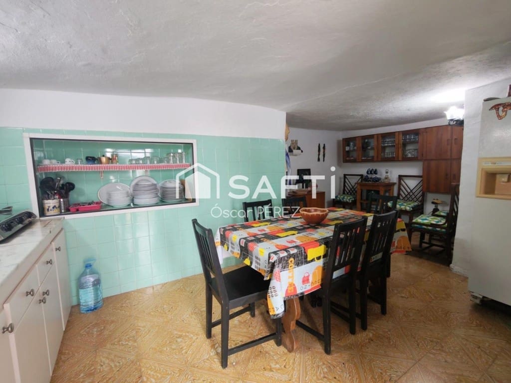 3 bedroom Finca/Country House for sale in Santa Maria de Guia de Gran Canaria - € 280,000 (Ref: 10115614)