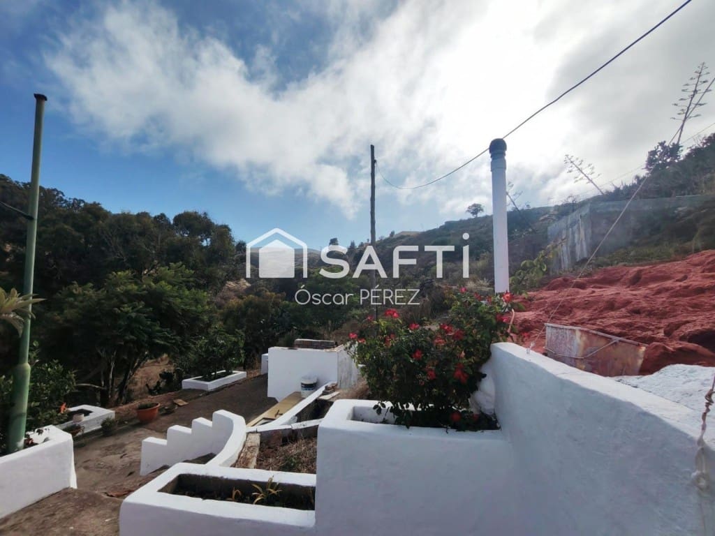3 bedroom Finca/Country House for sale in Santa Maria de Guia de Gran Canaria - € 280,000 (Ref: 10115614)