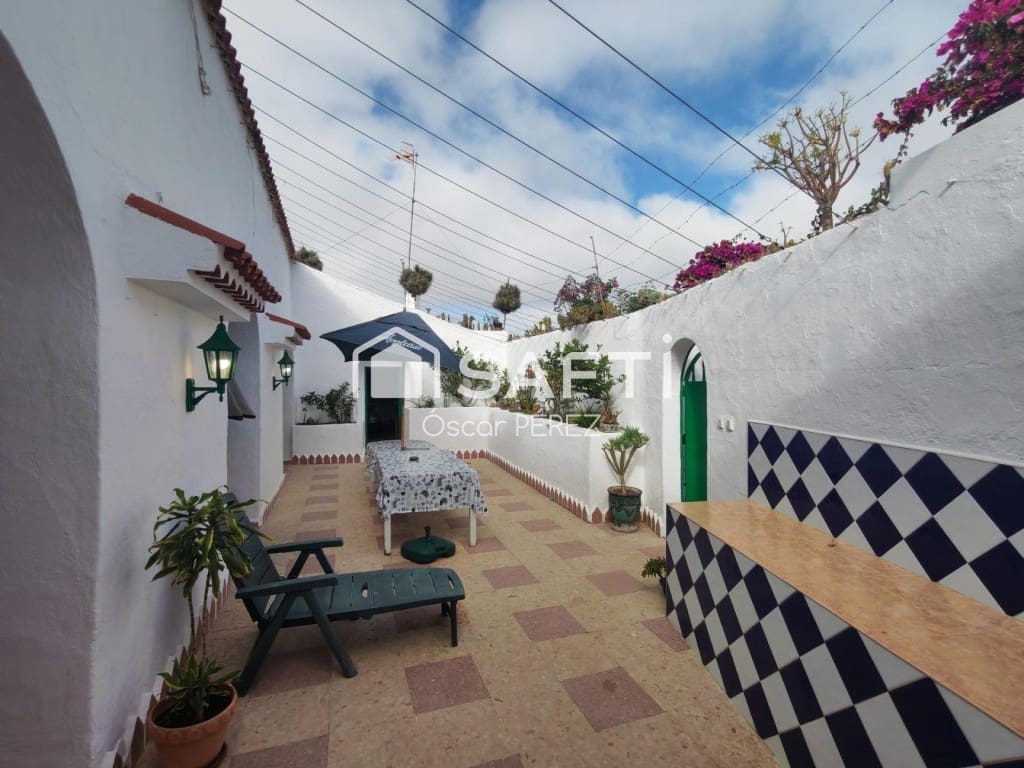 3 bedroom Finca/Country House for sale in Santa Maria de Guia de Gran Canaria - € 280,000 (Ref: 10115614)