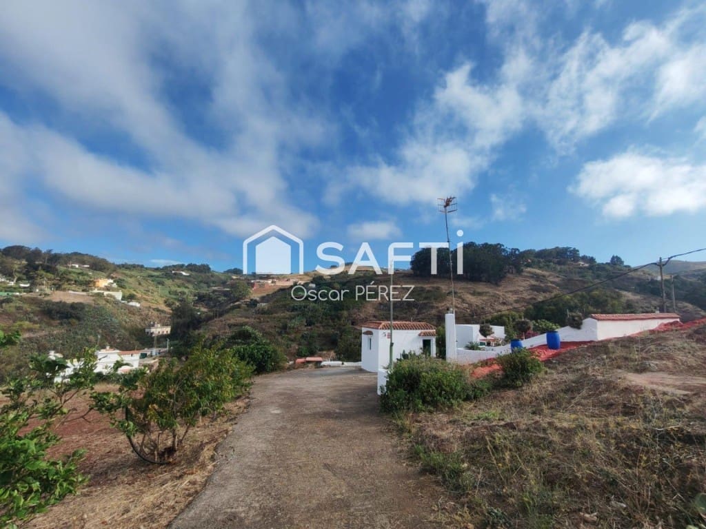 3 bedroom Finca/Country House for sale in Santa Maria de Guia de Gran Canaria - € 280,000 (Ref: 10115614)