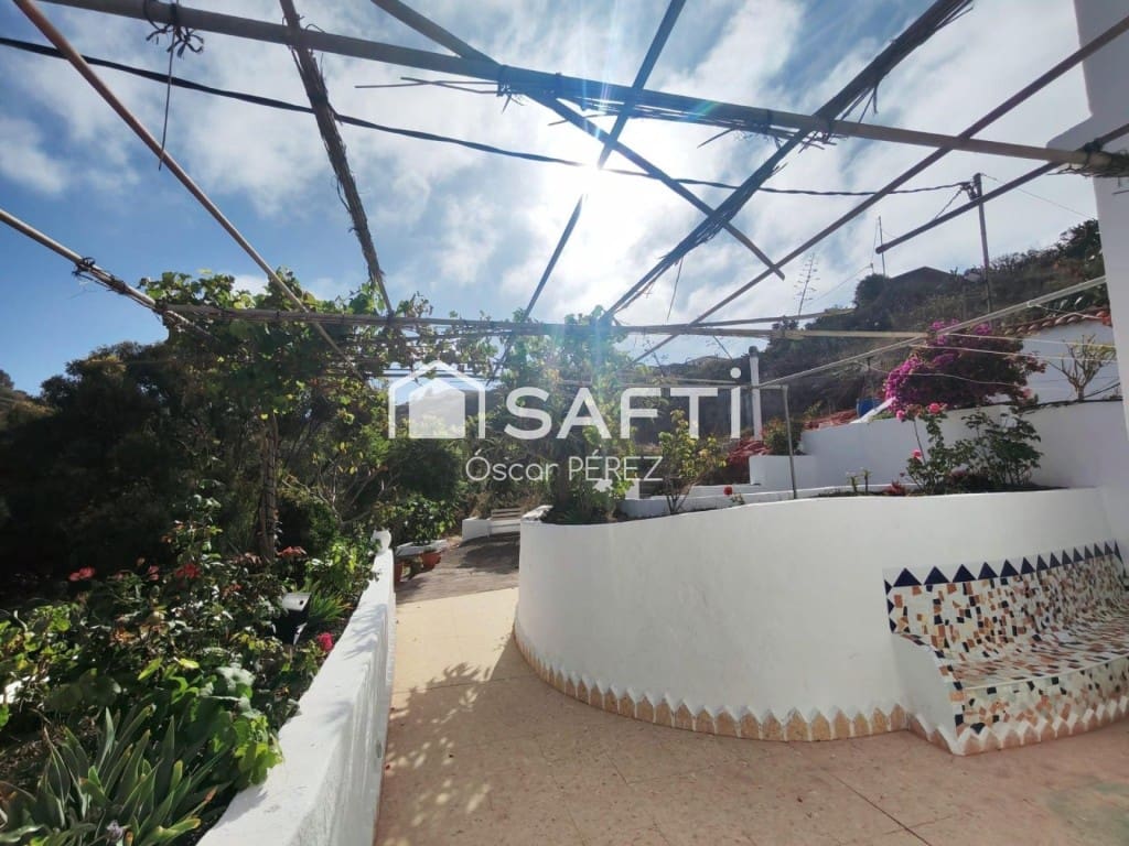 3 bedroom Finca/Country House for sale in Santa Maria de Guia de Gran Canaria - € 280,000 (Ref: 10115614)