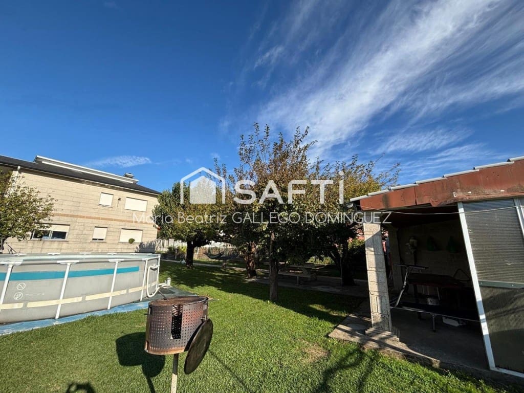 4 Zimmer Villa zu verkaufen in Moana mit Pool Garage - 750.000 € (Ref: 10119688)