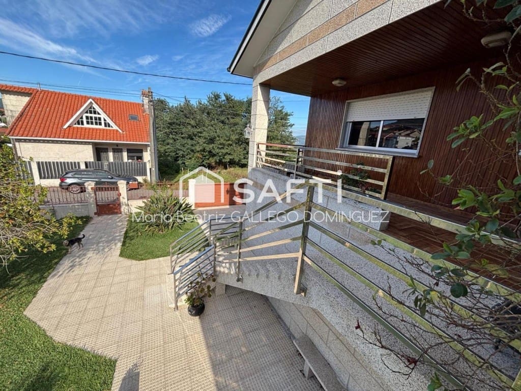 4 Zimmer Villa zu verkaufen in Moana mit Pool Garage - 750.000 € (Ref: 10119688)