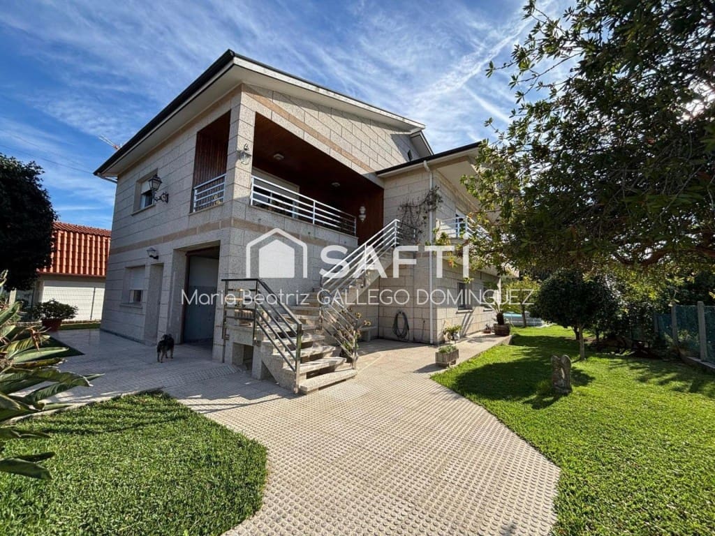 4 Zimmer Villa zu verkaufen in Moana mit Pool Garage - 750.000 € (Ref: 10119688)