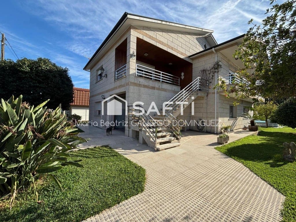 4 Zimmer Villa zu verkaufen in Moana mit Pool Garage - 750.000 € (Ref: 10119688)