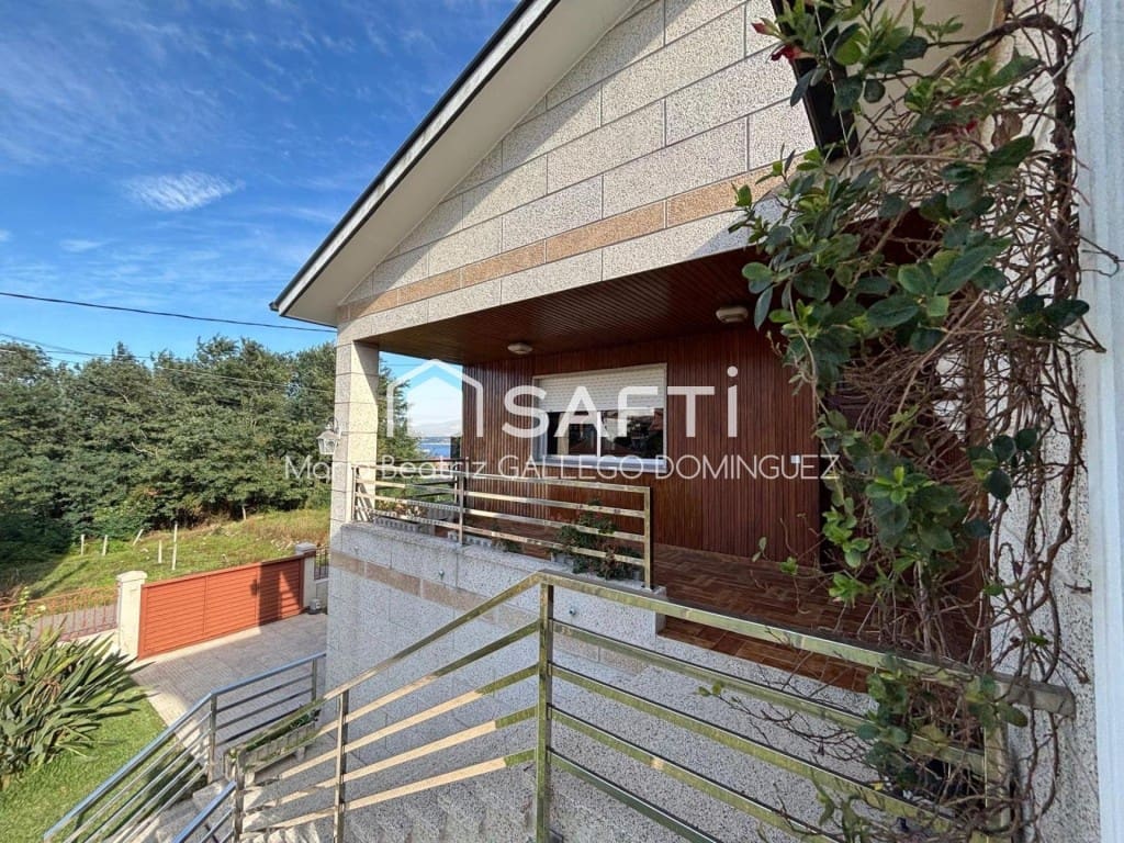 4 Zimmer Villa zu verkaufen in Moana mit Pool Garage - 750.000 € (Ref: 10119688)