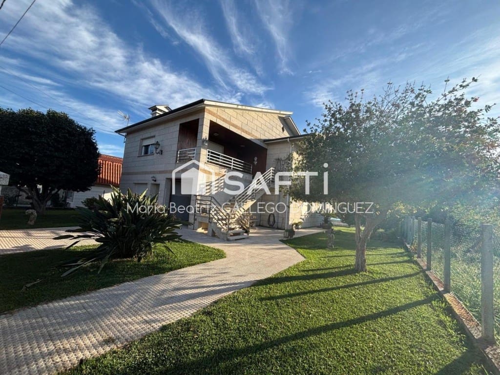 4 Zimmer Villa zu verkaufen in Moana mit Pool Garage - 750.000 € (Ref: 10119688)