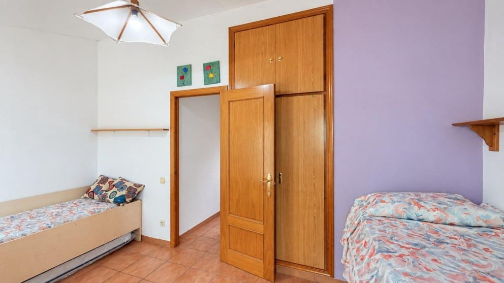 7 soveværelse Rækkehus til salg i Piera - € 220.000 (Ref: 10119696)