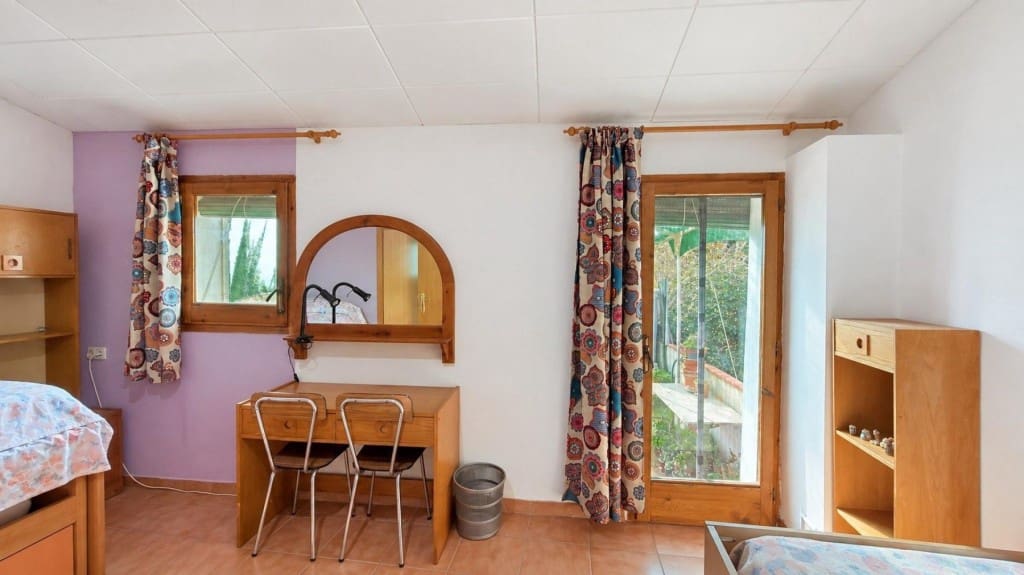 7 soveværelse Rækkehus til salg i Piera - € 220.000 (Ref: 10119696)