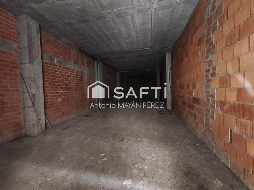 Commercial for sale in Boiro - € 115,000 (Ref: 10124271)