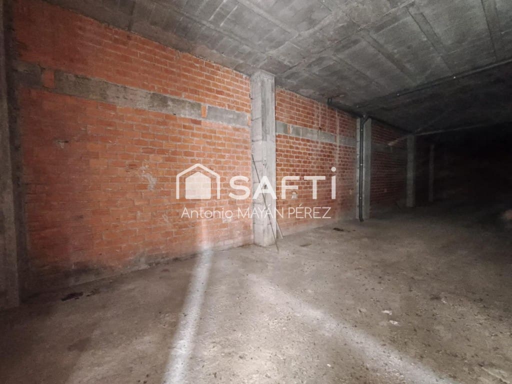 Commercial for sale in Boiro - € 115,000 (Ref: 10124271)