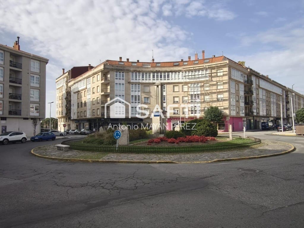 Commercial for sale in Boiro - € 115,000 (Ref: 10124271)