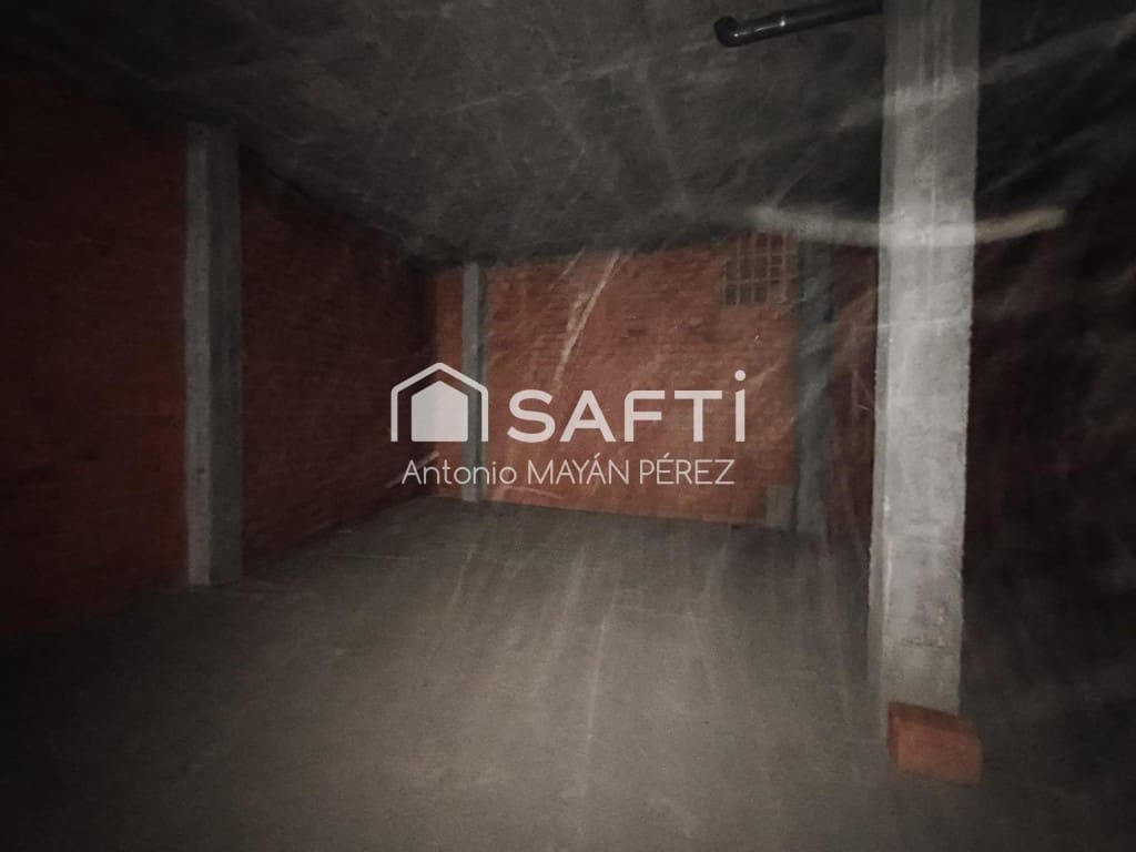 Commercial for sale in Boiro - € 115,000 (Ref: 10124271)
