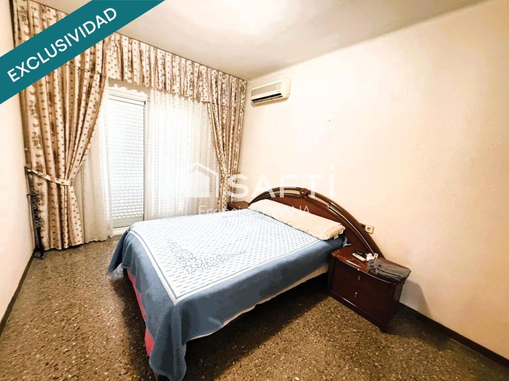 6 Zimmer Villa zu verkaufen in Pineda de Mar mit Garage - 416.000 € (Ref: 10129046)