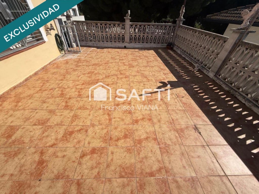 6 Zimmer Villa zu verkaufen in Pineda de Mar mit Garage - 416.000 € (Ref: 10129046)