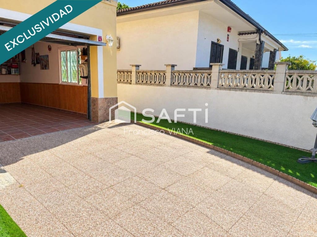 6 Zimmer Villa zu verkaufen in Pineda de Mar mit Garage - 416.000 € (Ref: 10129046)