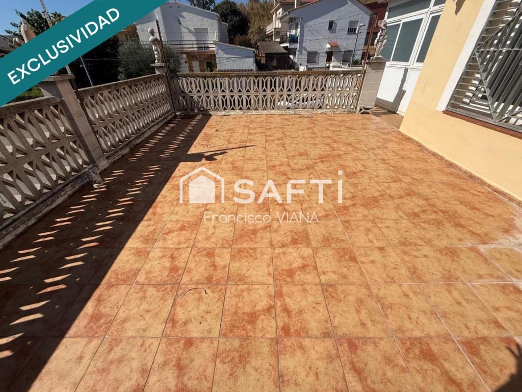 6 Zimmer Villa zu verkaufen in Pineda de Mar mit Garage - 416.000 € (Ref: 10129046)
