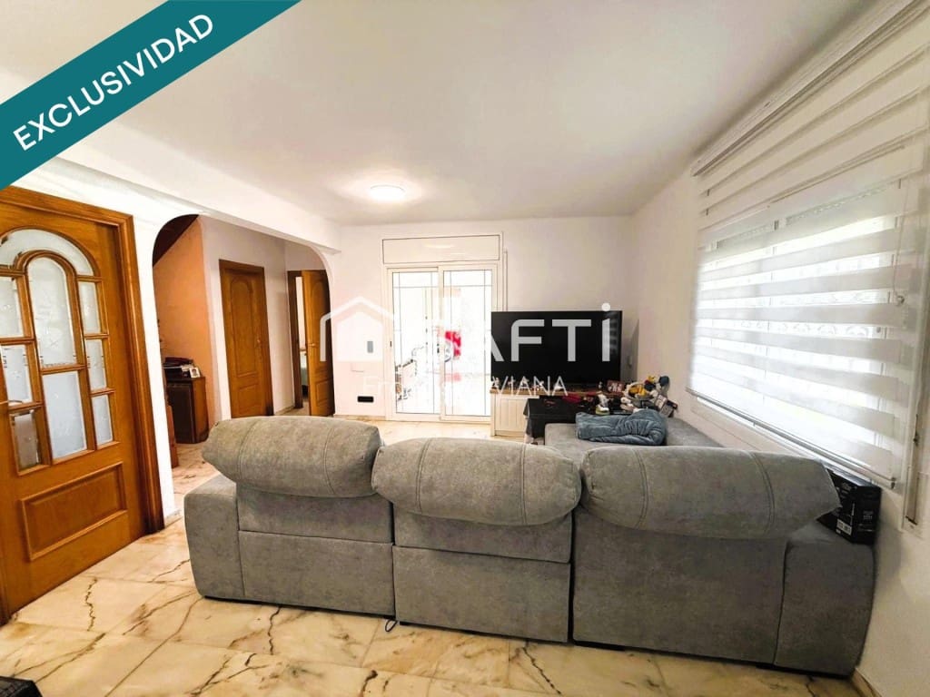 6 Zimmer Villa zu verkaufen in Pineda de Mar mit Garage - 416.000 € (Ref: 10129046)