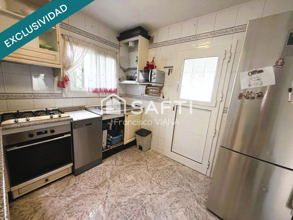 6 Zimmer Villa zu verkaufen in Pineda de Mar mit Garage - 416.000 € (Ref: 10129046)