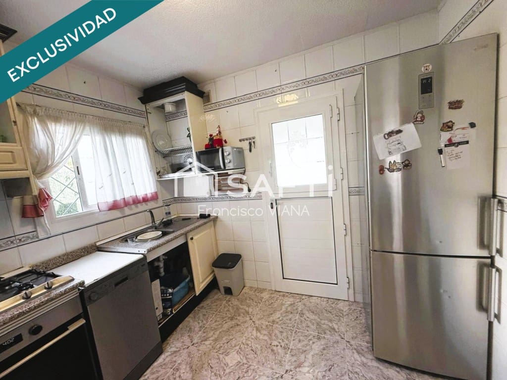6 Zimmer Villa zu verkaufen in Pineda de Mar mit Garage - 416.000 € (Ref: 10129046)