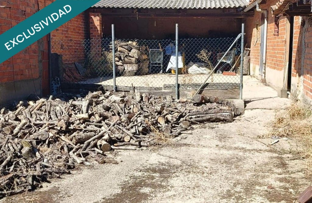 5 bedroom Finca/Country House for sale in Benavides - € 60,000 (Ref: 10129050)