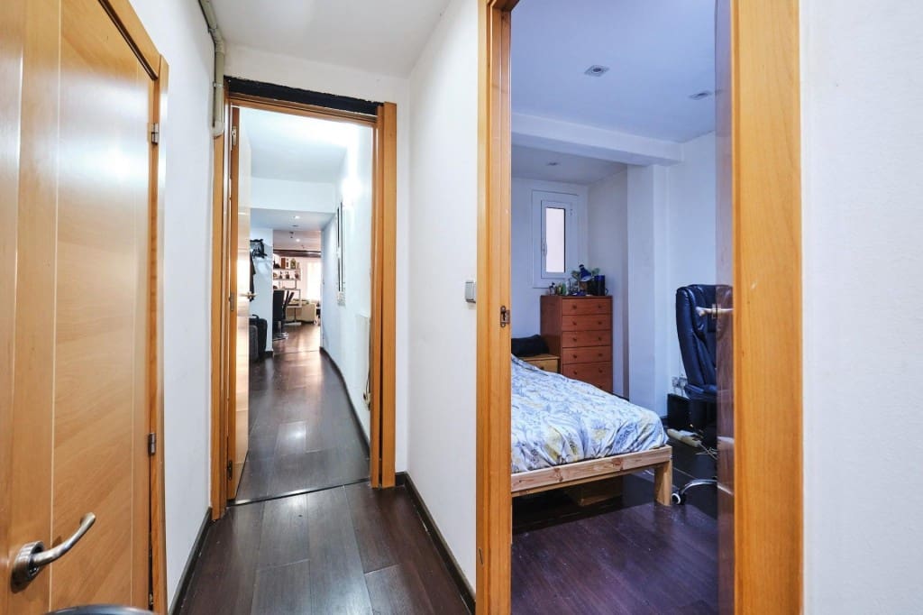 Apartamento de 3 habitaciones en Barcelona ciudad en venta - 350.000 € (Ref: 10131409)