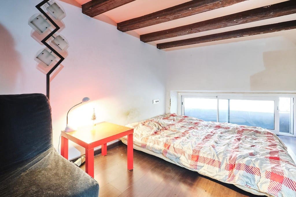 Apartamento de 3 habitaciones en Barcelona ciudad en venta - 350.000 € (Ref: 10131409)